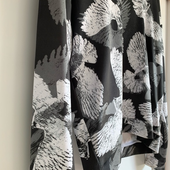 Madison & Berkeley Sweater - Picture 3 of 4